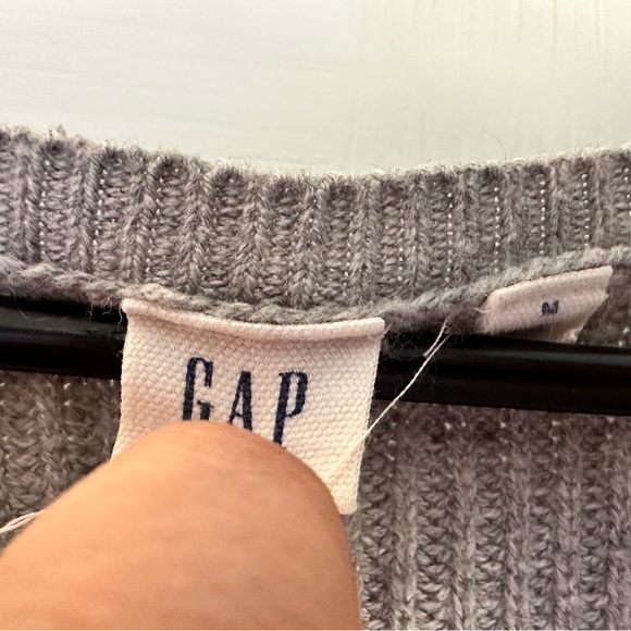 GAP Dove Grey Knit Sweater, Size M - Picture 5 of 5